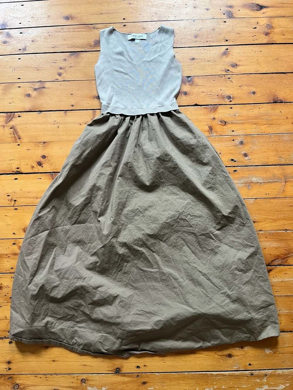 Taylor Dress Size XS Two Tone Midi Sweater Poplin